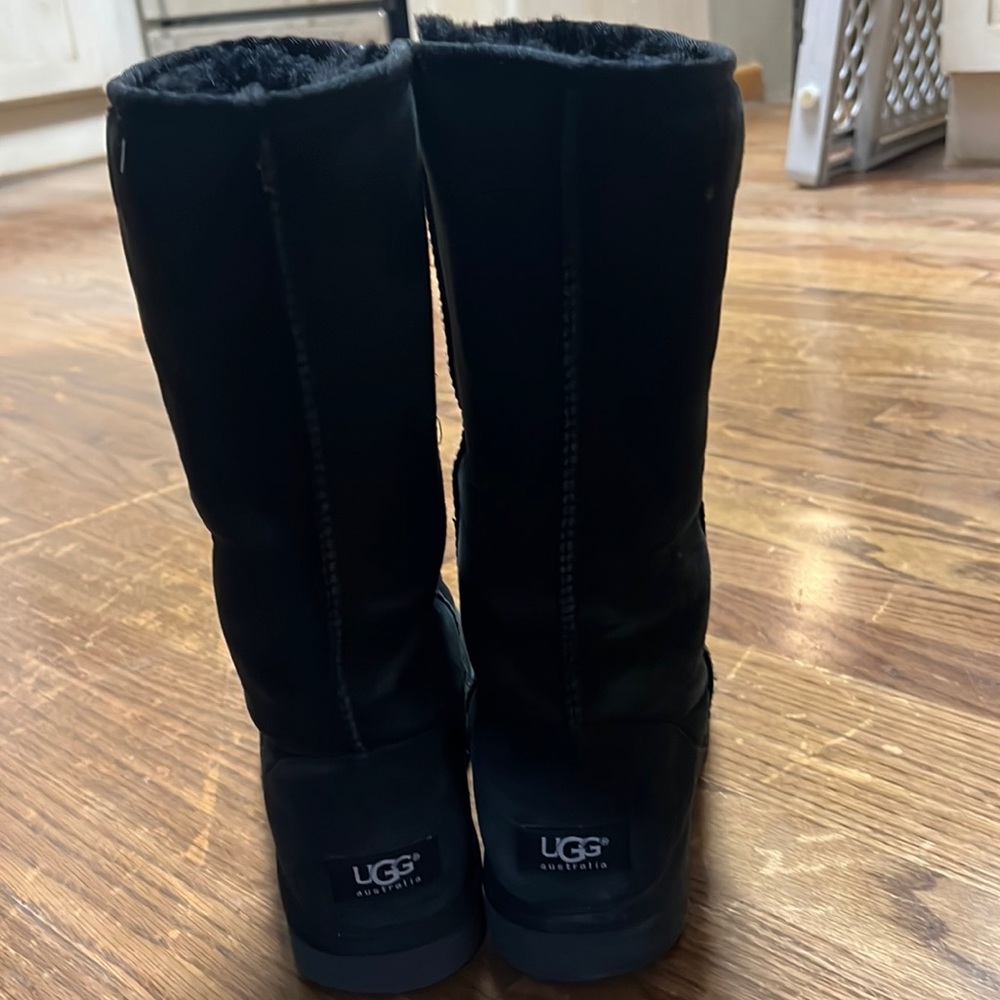 Black UGGS